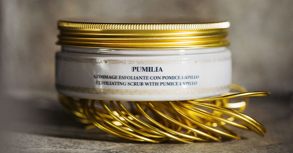 Exfoliating Treatment with Gommage: spotlight on Pumilia