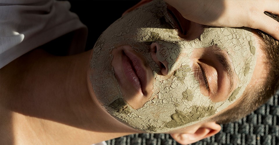 Skincare per pelle secca: il segreto per un aspetto sano e idratato